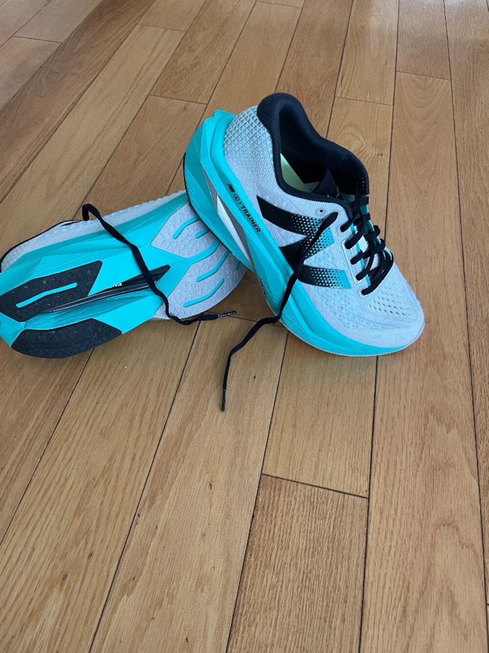 New Balance FuelCell SuperComp Trainer v3